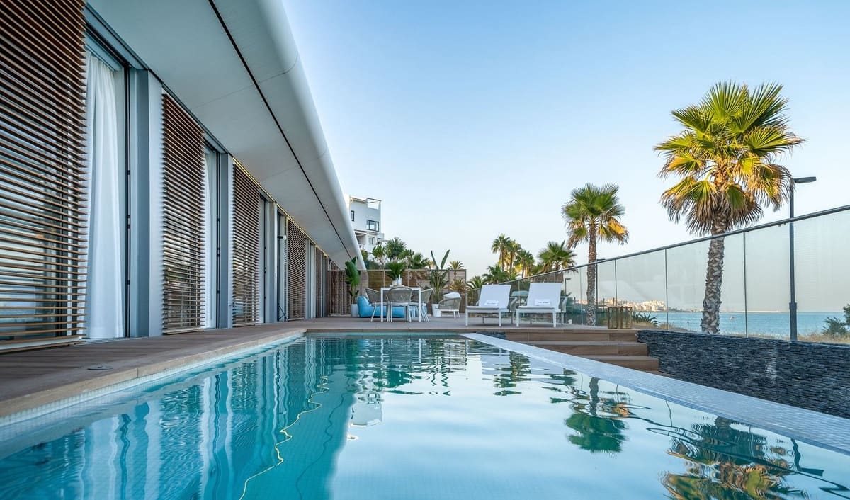 3 slaapkamer Halfvrijstaande villa te koop in Estepona met zwembad garage - € 1.950.000 (Ref: 6902315)