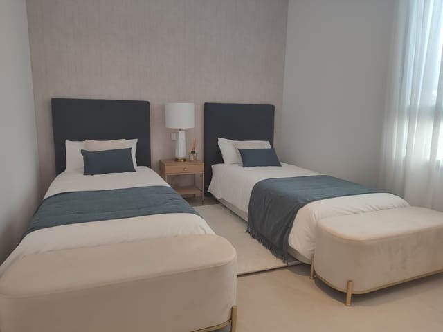 2 chambre Penthouse à vendre à Estepona avec piscine garage - 730 000 € (Ref: 6975240)