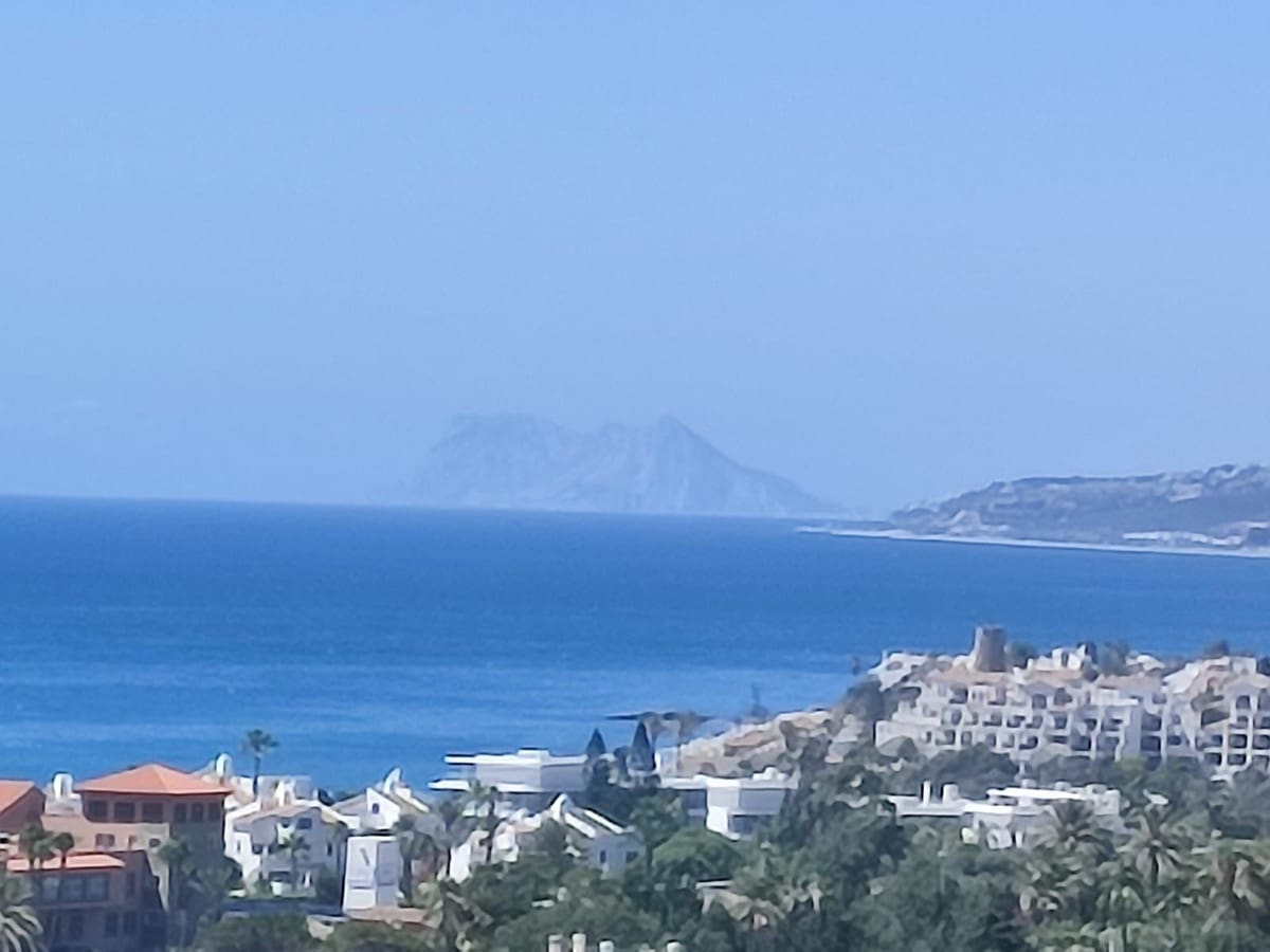 2 bedroom Penthouse for sale in Estepona with pool garage - € 730,000 (Ref: 6975240)