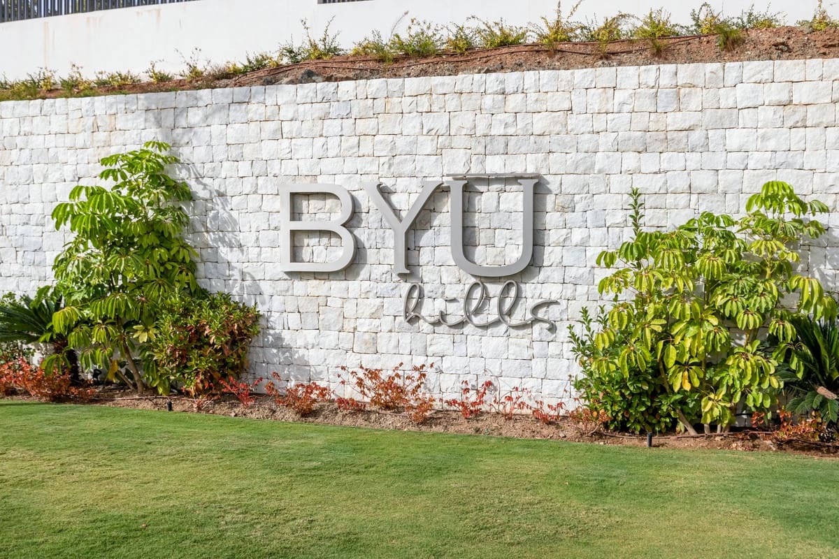 3 sypialnia Apartament na sprzedaż w Benahavis z basenem garażem - 1 695 000 € (Ref: 7275787)