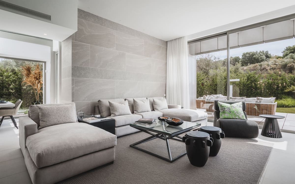 4 bedroom Villa for sale in Estepona with pool garage - € 2,775,000 (Ref: 7403501)