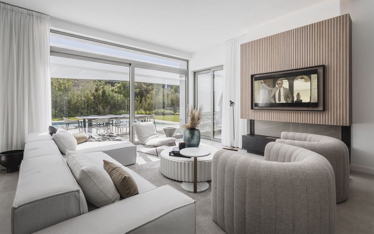 4 bedroom Villa for sale in Estepona with pool garage - € 2,775,000 (Ref: 7403501)