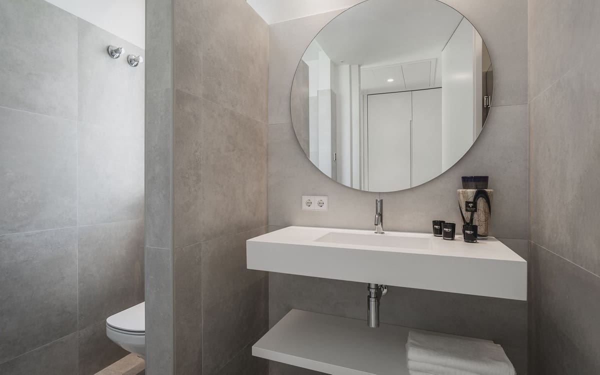 4 bedroom Villa for sale in Estepona with pool garage - € 2,775,000 (Ref: 7403501)