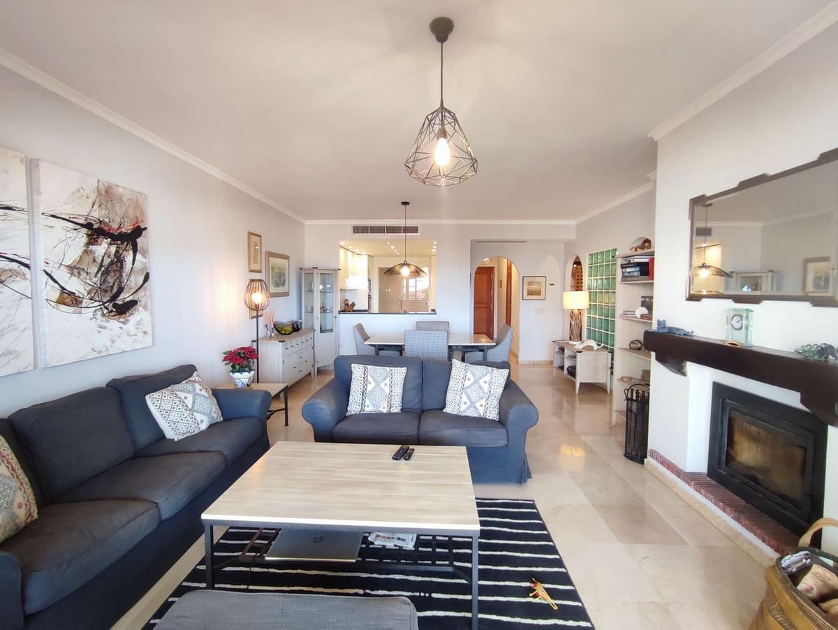 Apartamento de 2 habitaciones en Manilva en venta con piscina garaje