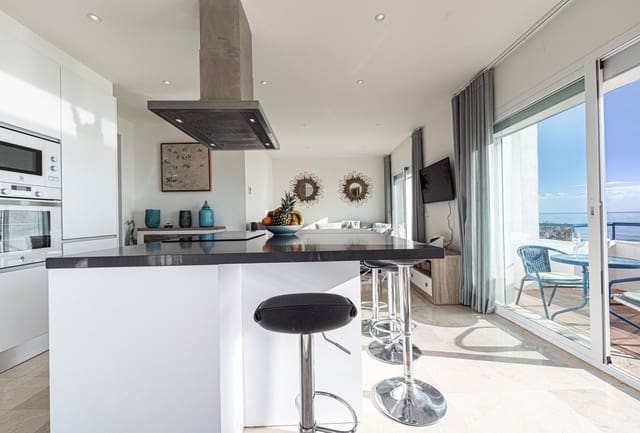 3 soverom Penthouse til salgs i Bahia de Casares, Casares med svømmebasseng garasje - € 795 000 (Ref: 8006672)