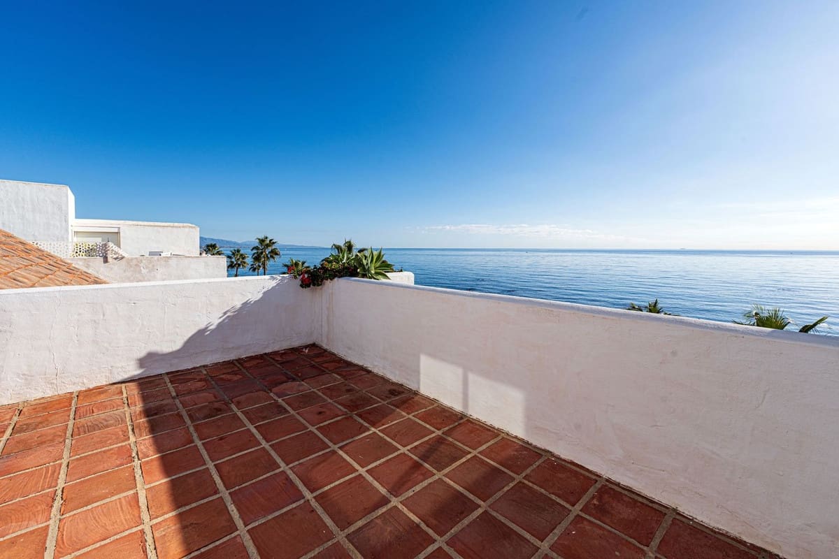 3 soverom Penthouse til salgs i Bahia de Casares med svømmebasseng garasje - € 795 000 (Ref: 8006672)