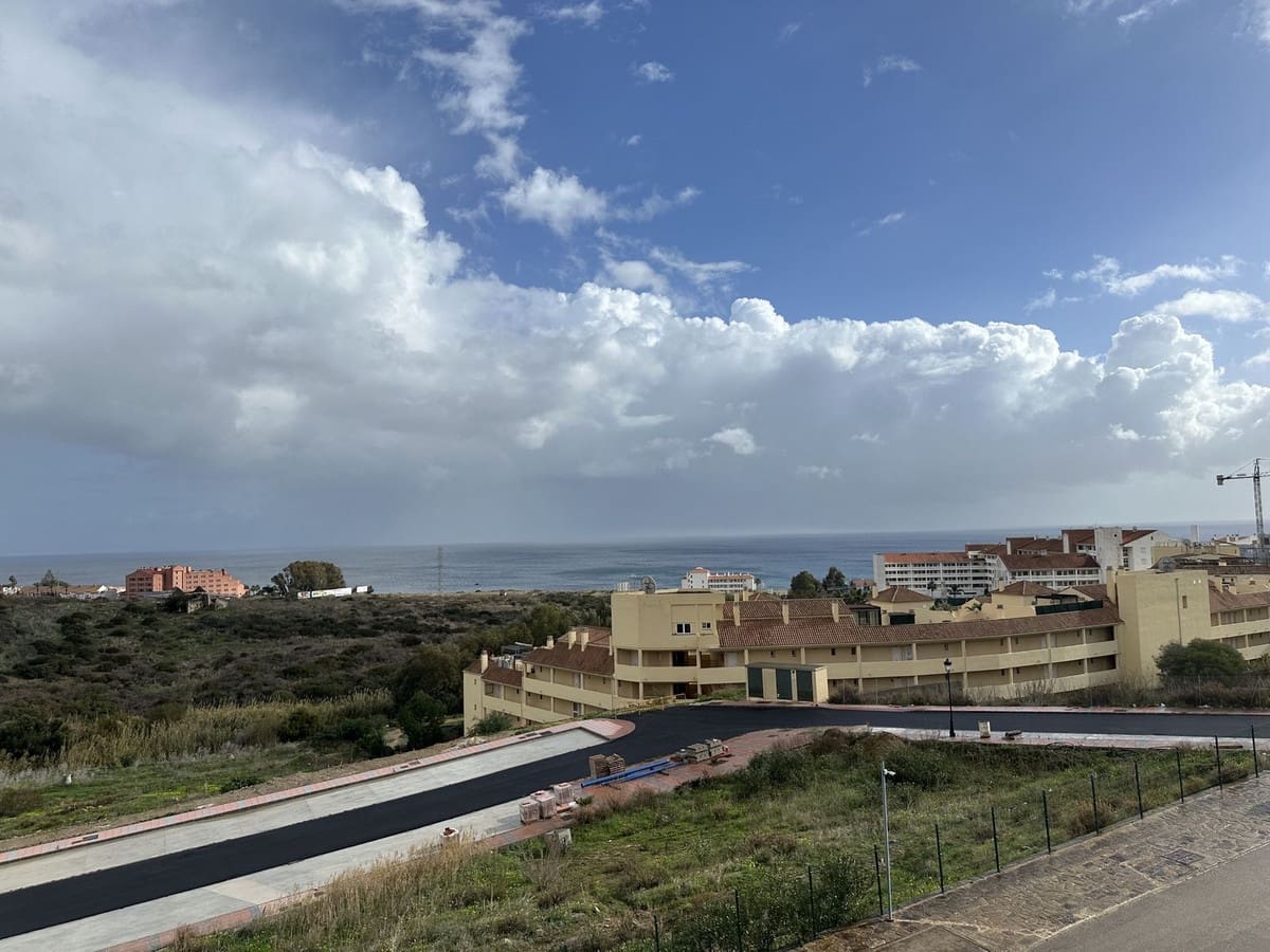 2 bedroom Apartment for sale in Manilva with pool - € 200,090 (Ref: 8053680)