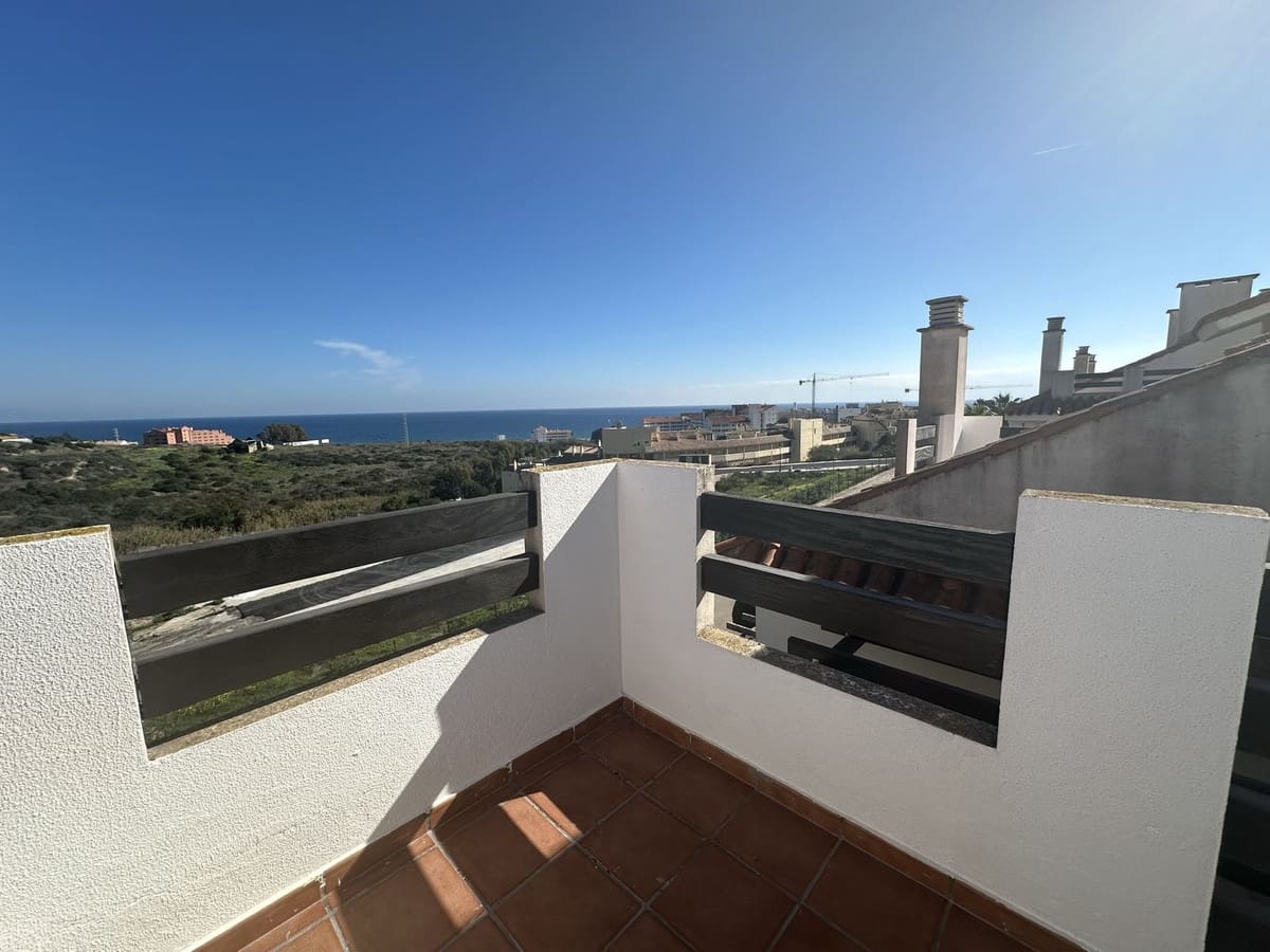 3 bedroom Apartment for sale in Manilva with pool - € 298,000 (Ref: 8053680)