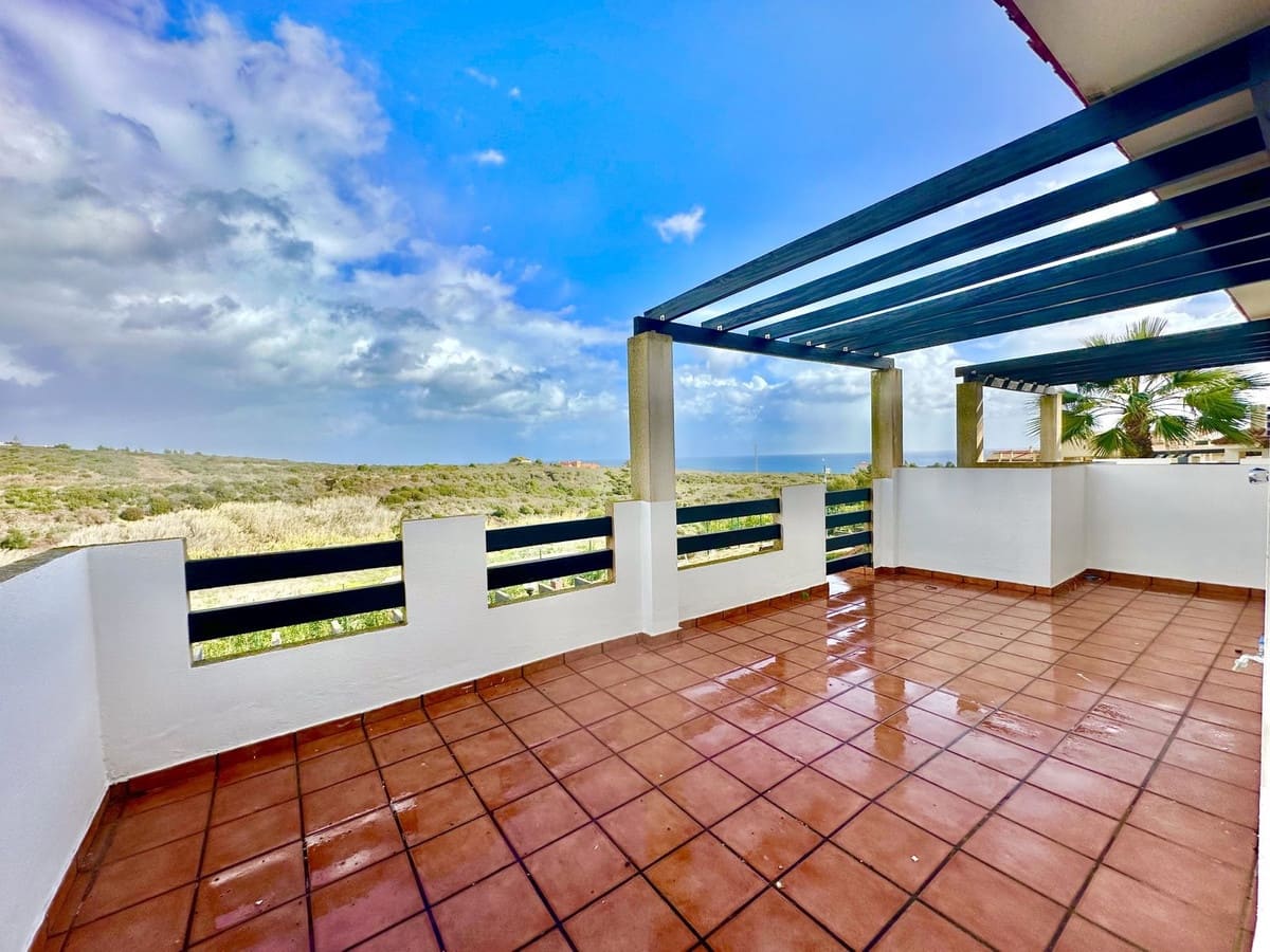 3 bedroom Apartment for sale in Manilva with pool - € 298,000 (Ref: 8053680)