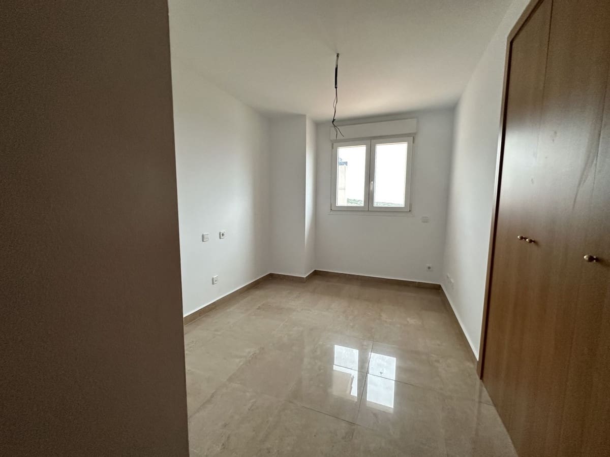3 bedroom Apartment for sale in Manilva with pool - € 298,000 (Ref: 8053680)