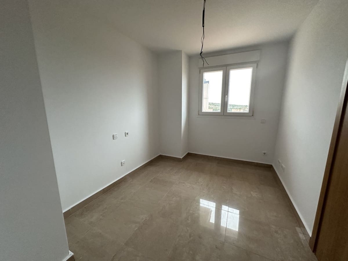 3 bedroom Apartment for sale in Manilva with pool - € 298,000 (Ref: 8053680)