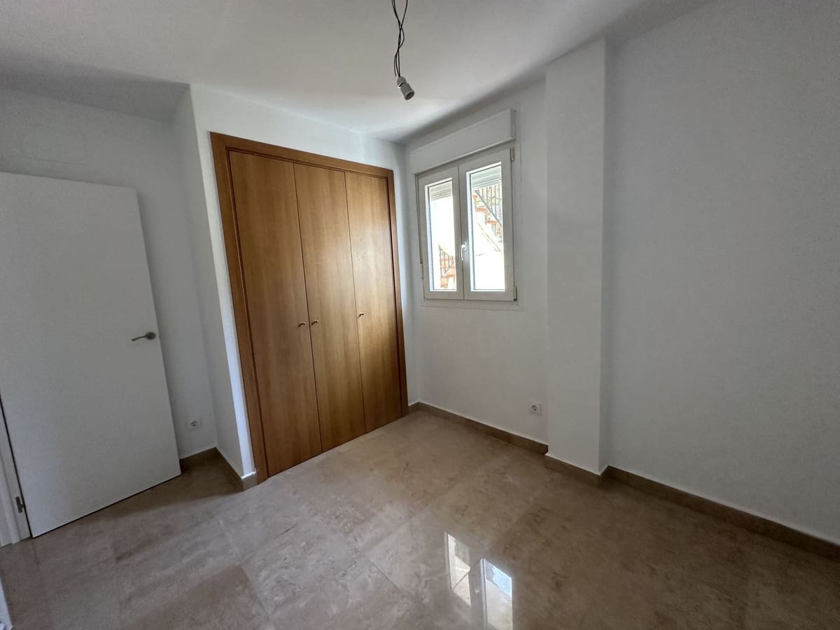 3 bedroom Apartment for sale in Manilva with pool - € 298,000 (Ref: 8053680)