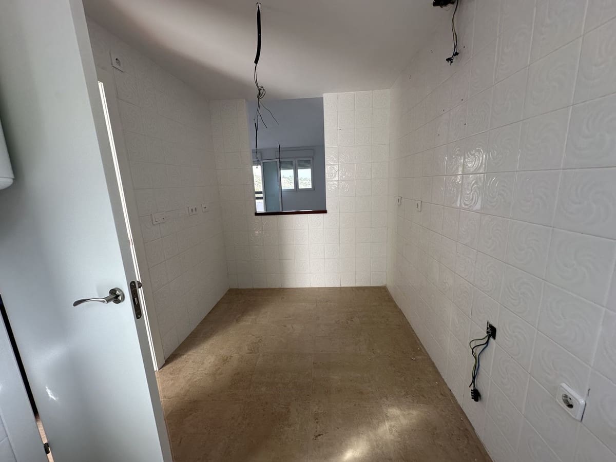 3 bedroom Apartment for sale in Manilva with pool - € 298,000 (Ref: 8053680)