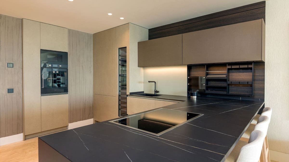 2 soveværelse Lejlighed til salg i Estepona med swimmingpool garage - € 2.380.000 (Ref: 8169935)