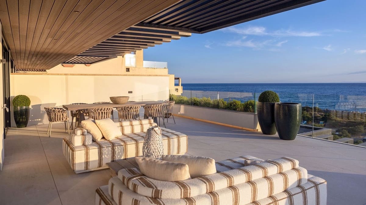 2 soveværelse Lejlighed til salg i Estepona med swimmingpool garage - € 2.380.000 (Ref: 8169935)