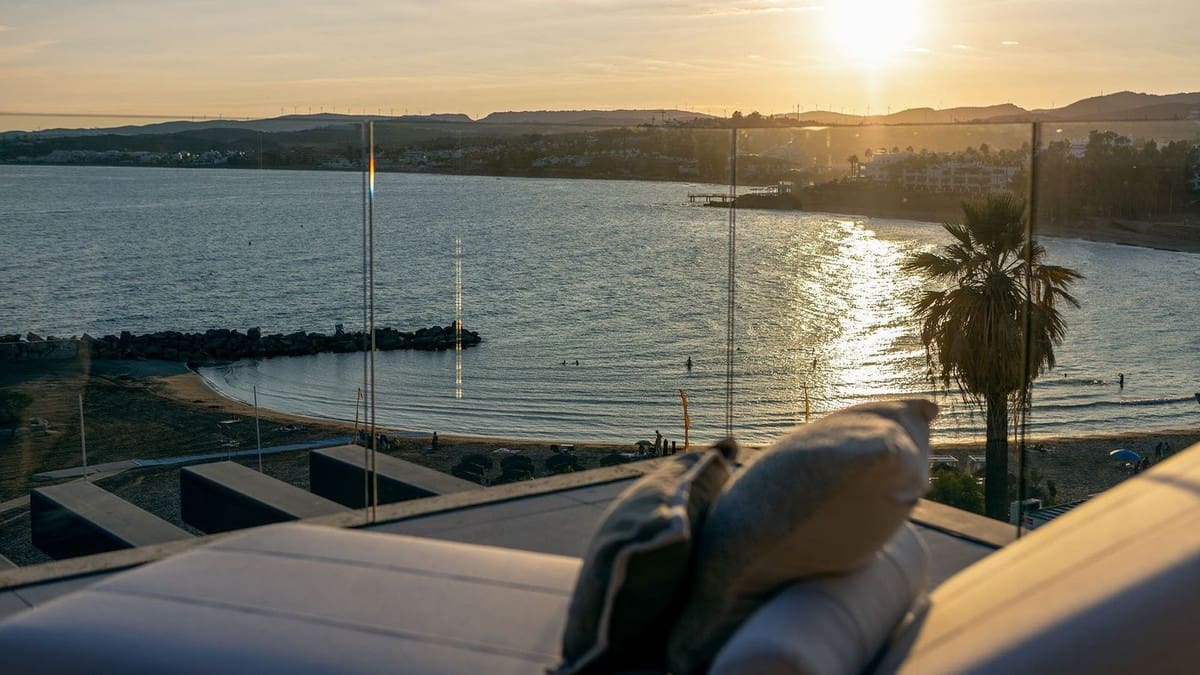 2 soveværelse Lejlighed til salg i Estepona med swimmingpool garage - € 2.380.000 (Ref: 8169935)