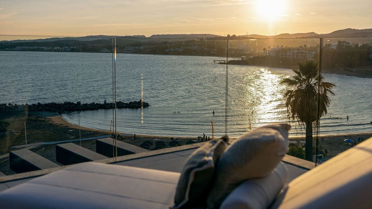 2 chambre Appartement à vendre à Estepona avec piscine garage - 2 380 000 € (Ref: 8169935)