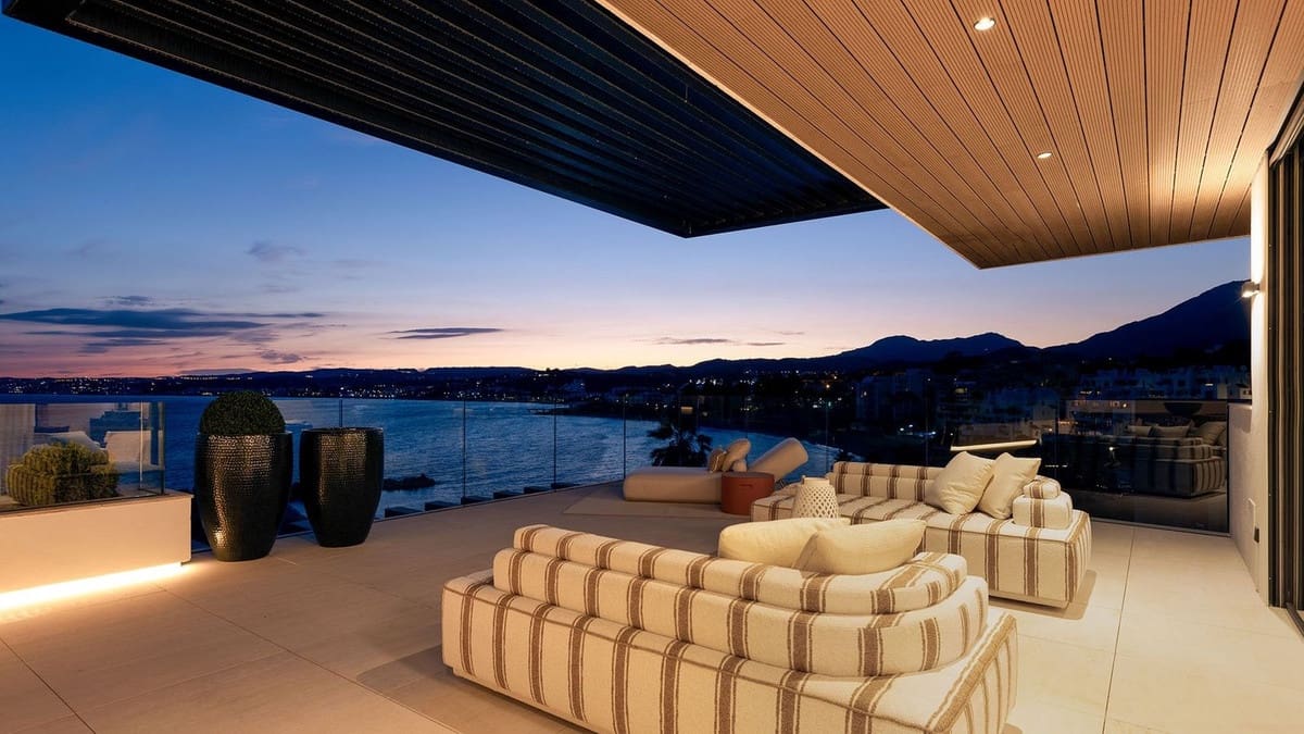 2 chambre Appartement à vendre à Estepona avec piscine garage - 2 380 000 € (Ref: 8169935)