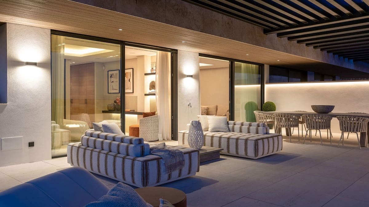 2 chambre Appartement à vendre à Estepona avec piscine garage - 2 380 000 € (Ref: 8169935)