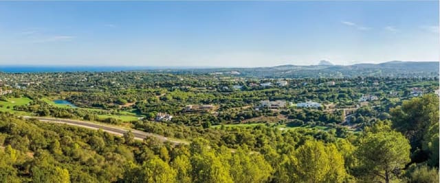 6 bedroom Villa for sale in Sotogrande, San Roque with pool - € 8,100,000 (Ref: 8378304)