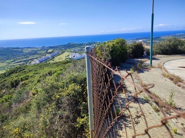 Ubebygd land til salgs i Estepona - € 636 000 (Ref: 8433172)