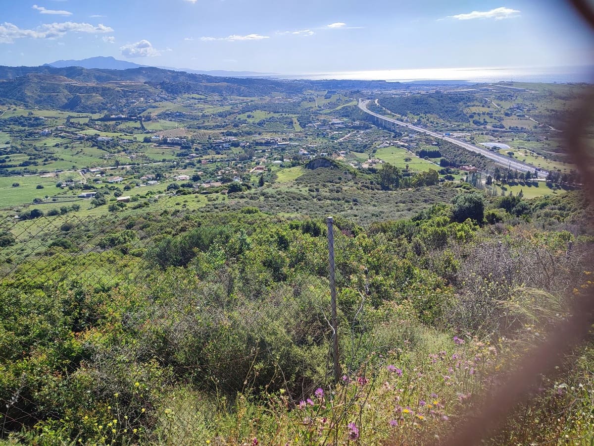 Ubebygd land til salgs i Estepona - € 636 000 (Ref: 8433172)