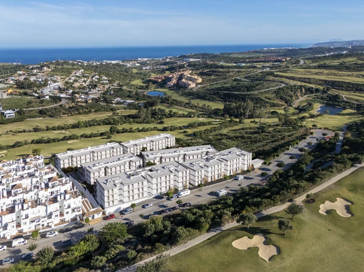 2 chambre Appartement à vendre à Estepona avec piscine garage - 319 000 € (Ref: 8488315)