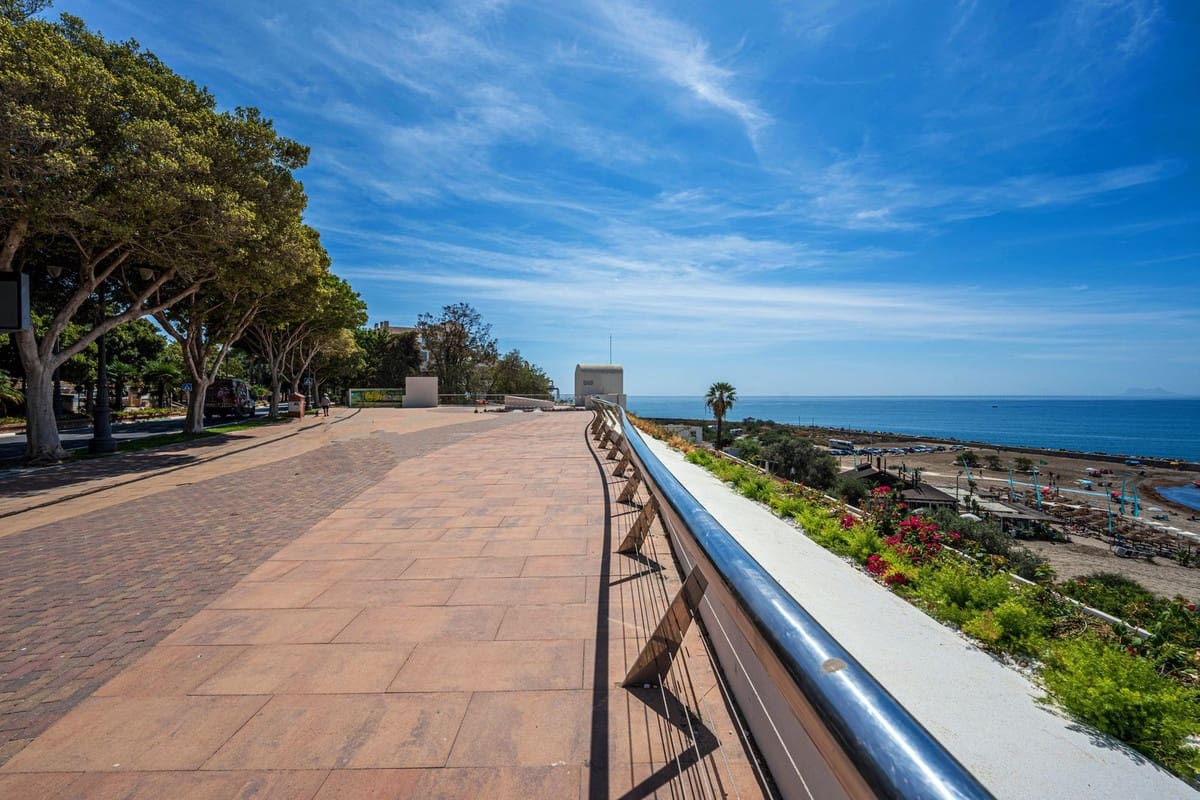 2 sypialnia Apartament na sprzedaż w Estepona z basenem garażem - 349 000 € (Ref: 8506834)