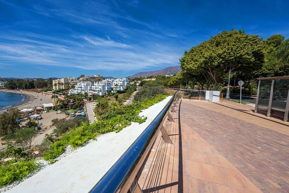 2 sypialnia Apartament na sprzedaż w Estepona z basenem garażem - 349 000 € (Ref: 8506834)