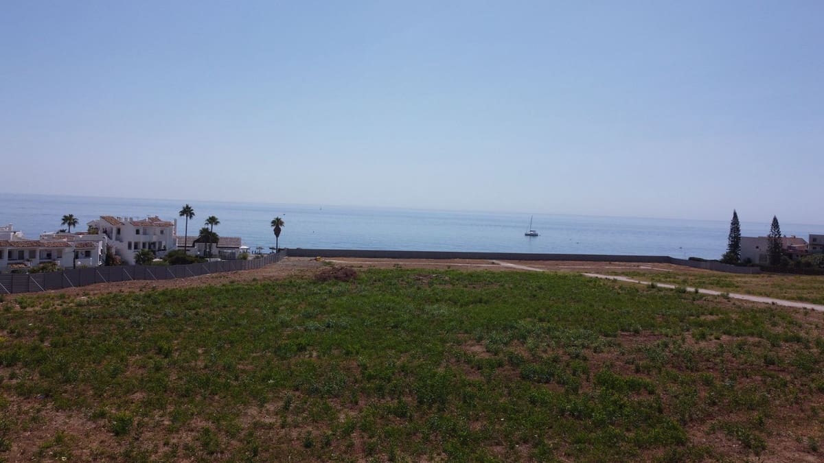 3 bedroom Apartment for sale in Manilva with pool garage - € 1,380,000 (Ref: 8541643)