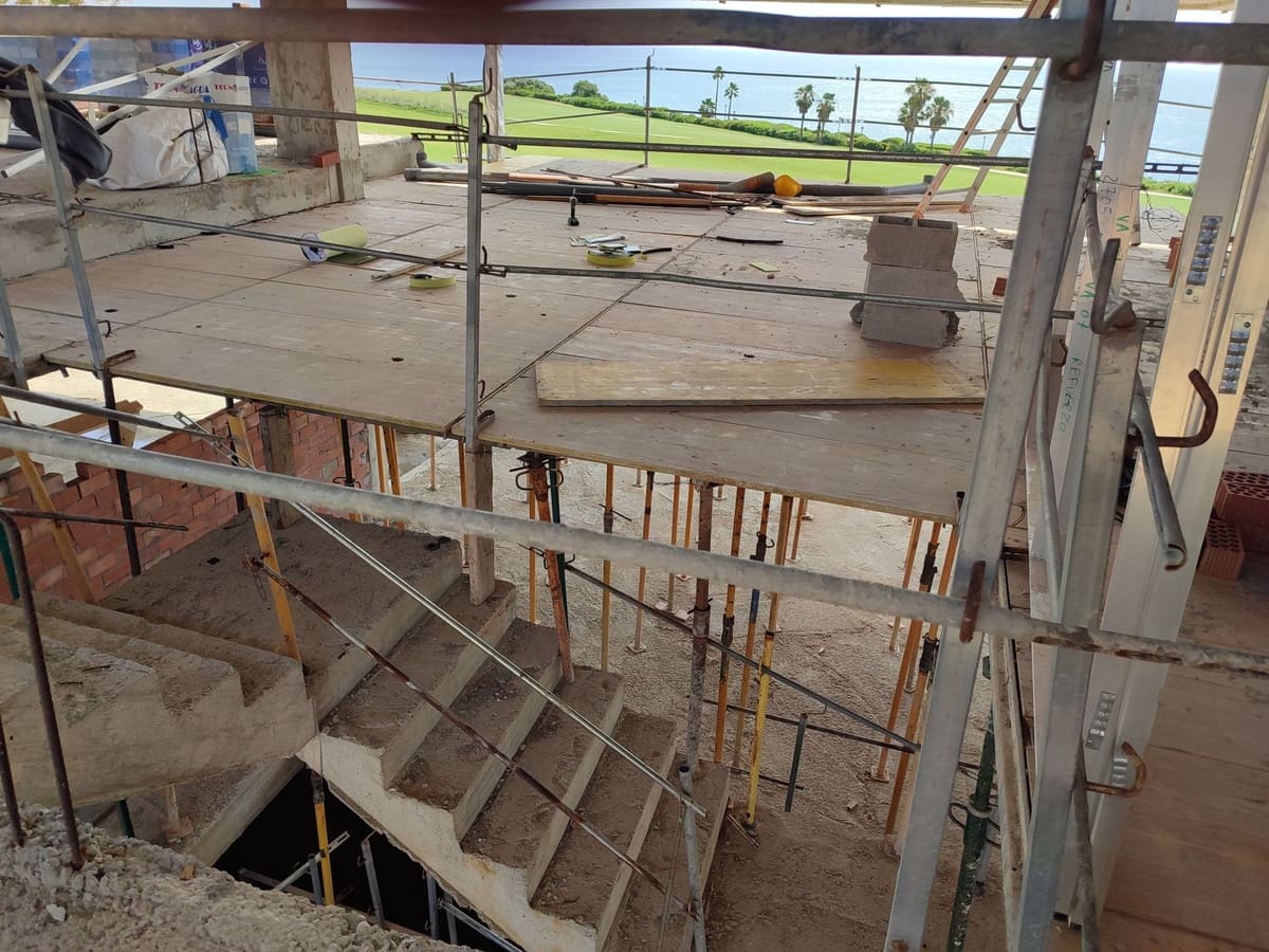 6 soveværelse Villa til salg i La Alcaidesa med swimmingpool - € 9.900.000 (Ref: 8548348)