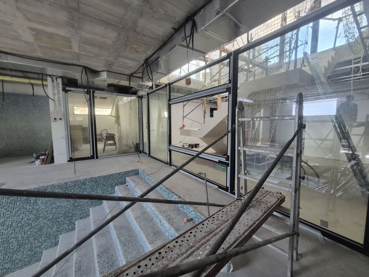 6 soverom Villa til salgs i La Alcaidesa med svømmebasseng - € 9 900 000 (Ref: 8548348)