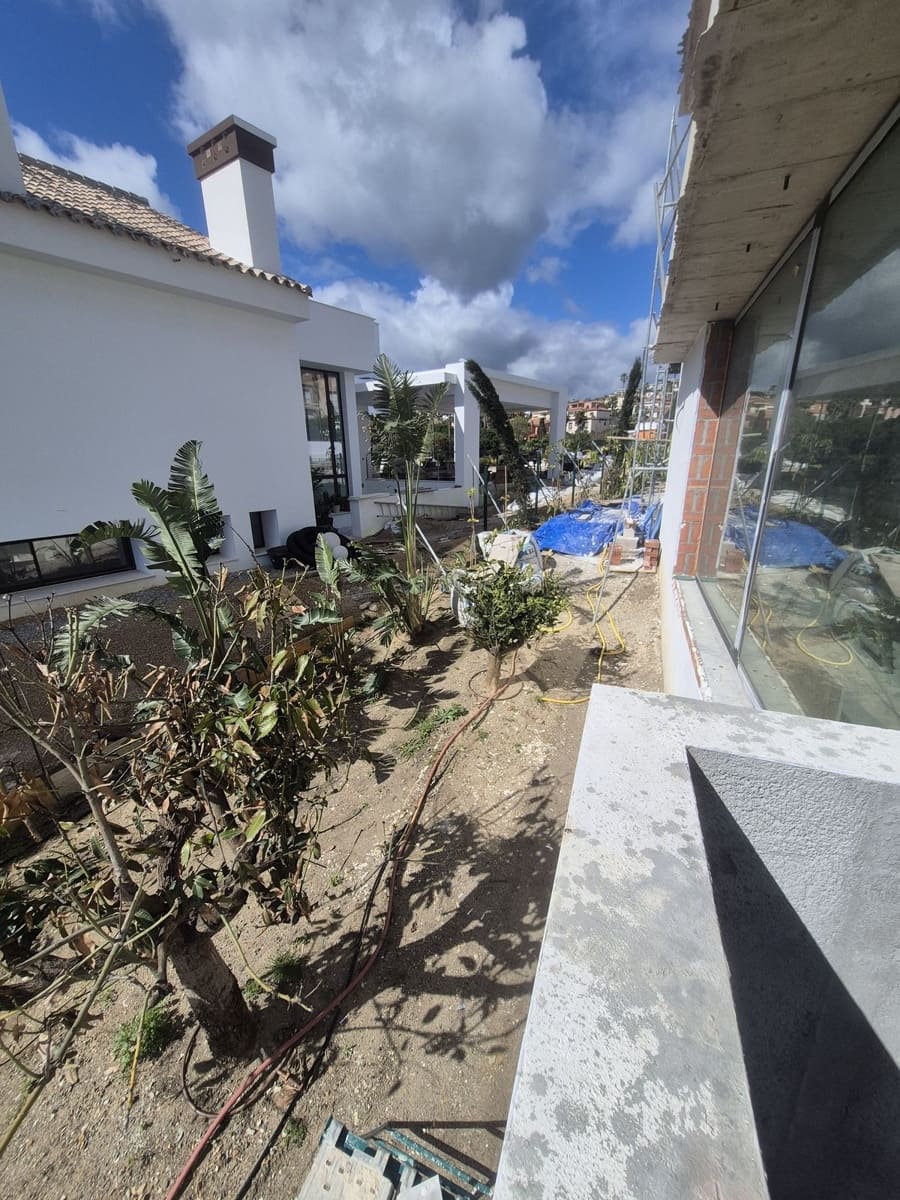 6 soverom Villa til salgs i La Alcaidesa med svømmebasseng - € 9 900 000 (Ref: 8548348)