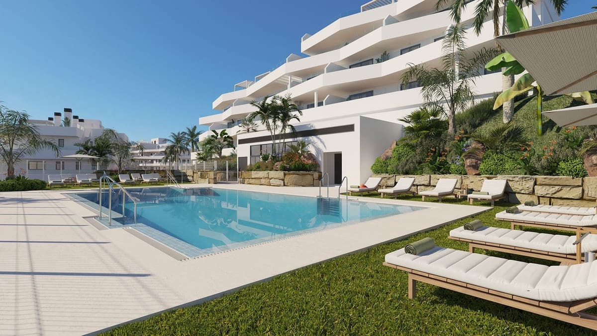 2 bedroom Apartment for sale in Estepona with pool garage - € 450,000 (Ref: 8644118)