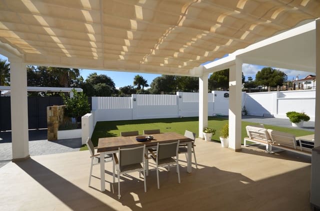 4 soveværelse Villa til salg i Manilva med swimmingpool garage - € 1.850.000 (Ref: 8665741)