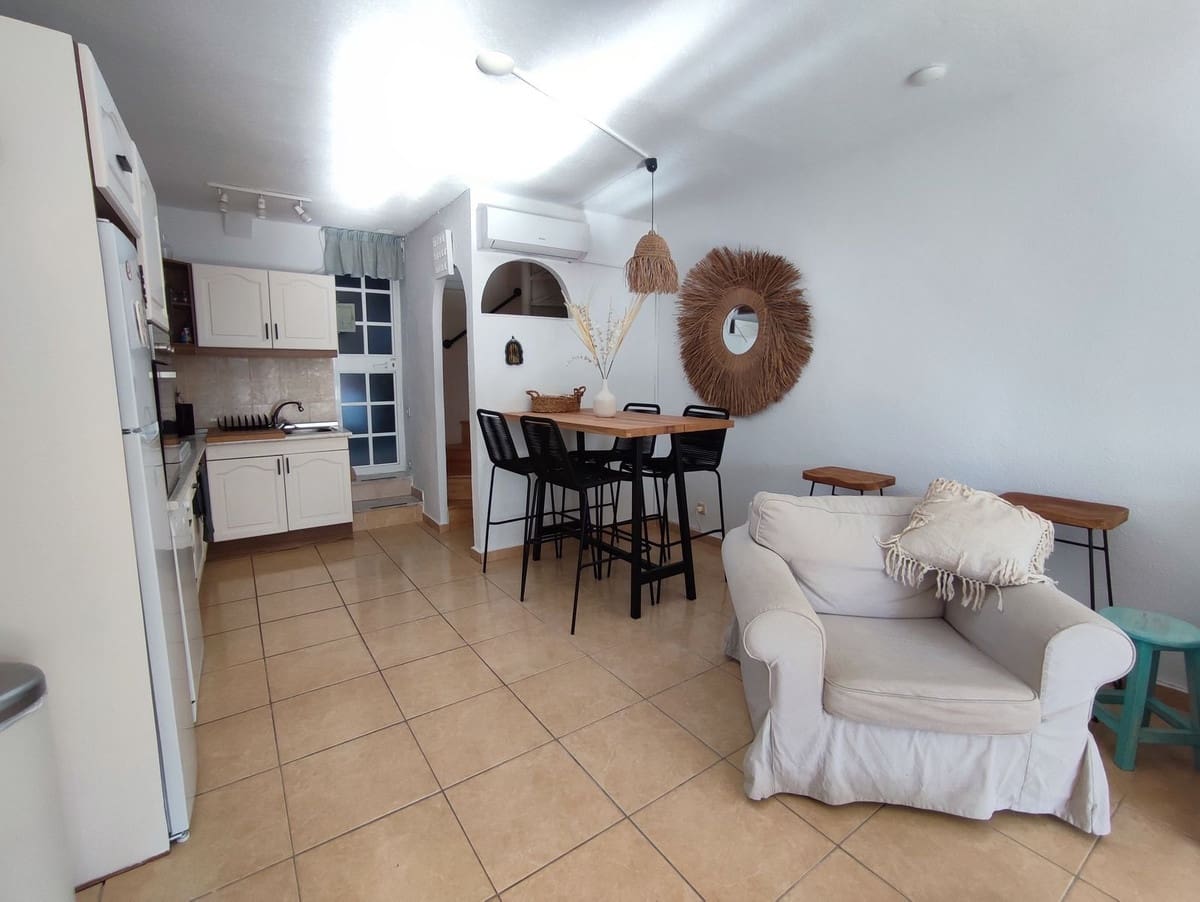 3 soveværelse Byhus til salg i Manilva med swimmingpool garage - € 339.000 (Ref: 8734694)