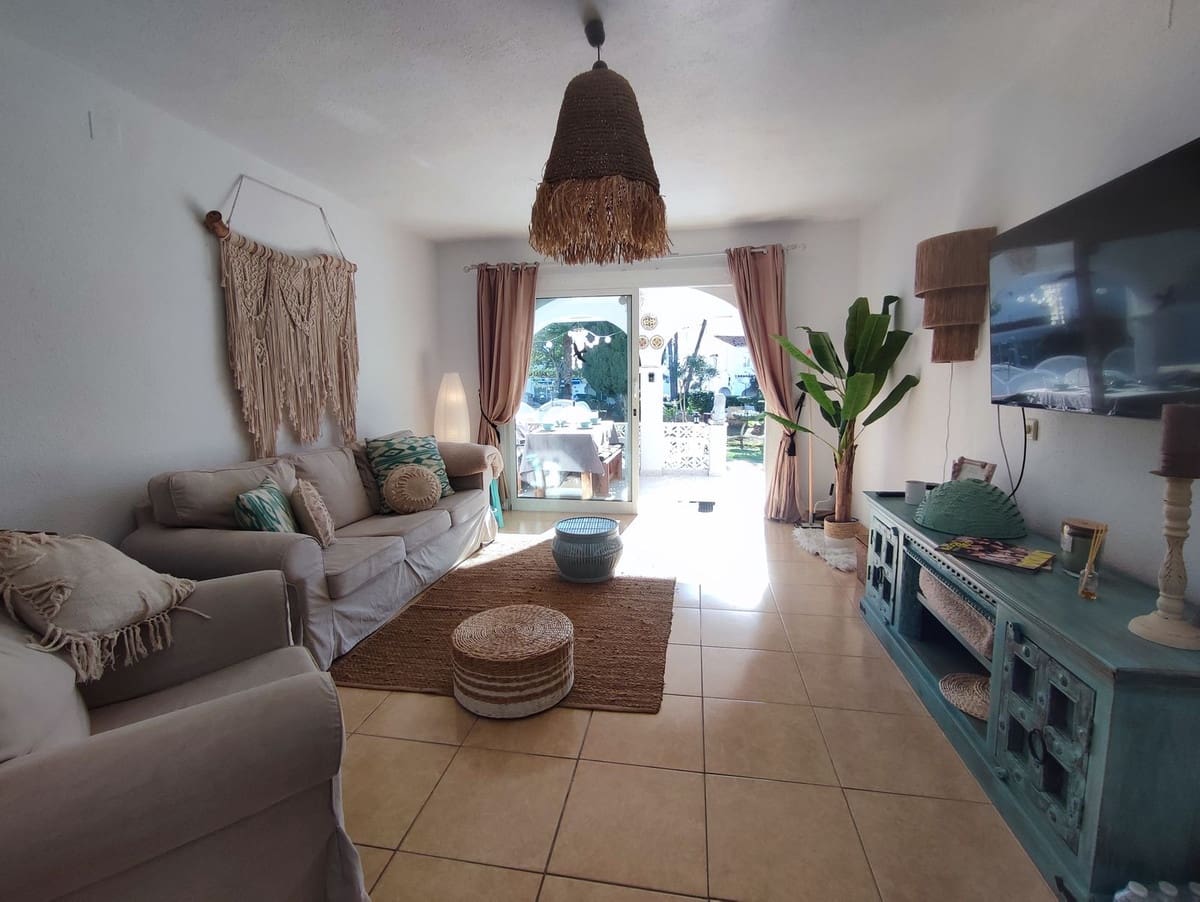 3 soveværelse Byhus til salg i Manilva med swimmingpool garage - € 339.000 (Ref: 8734694)