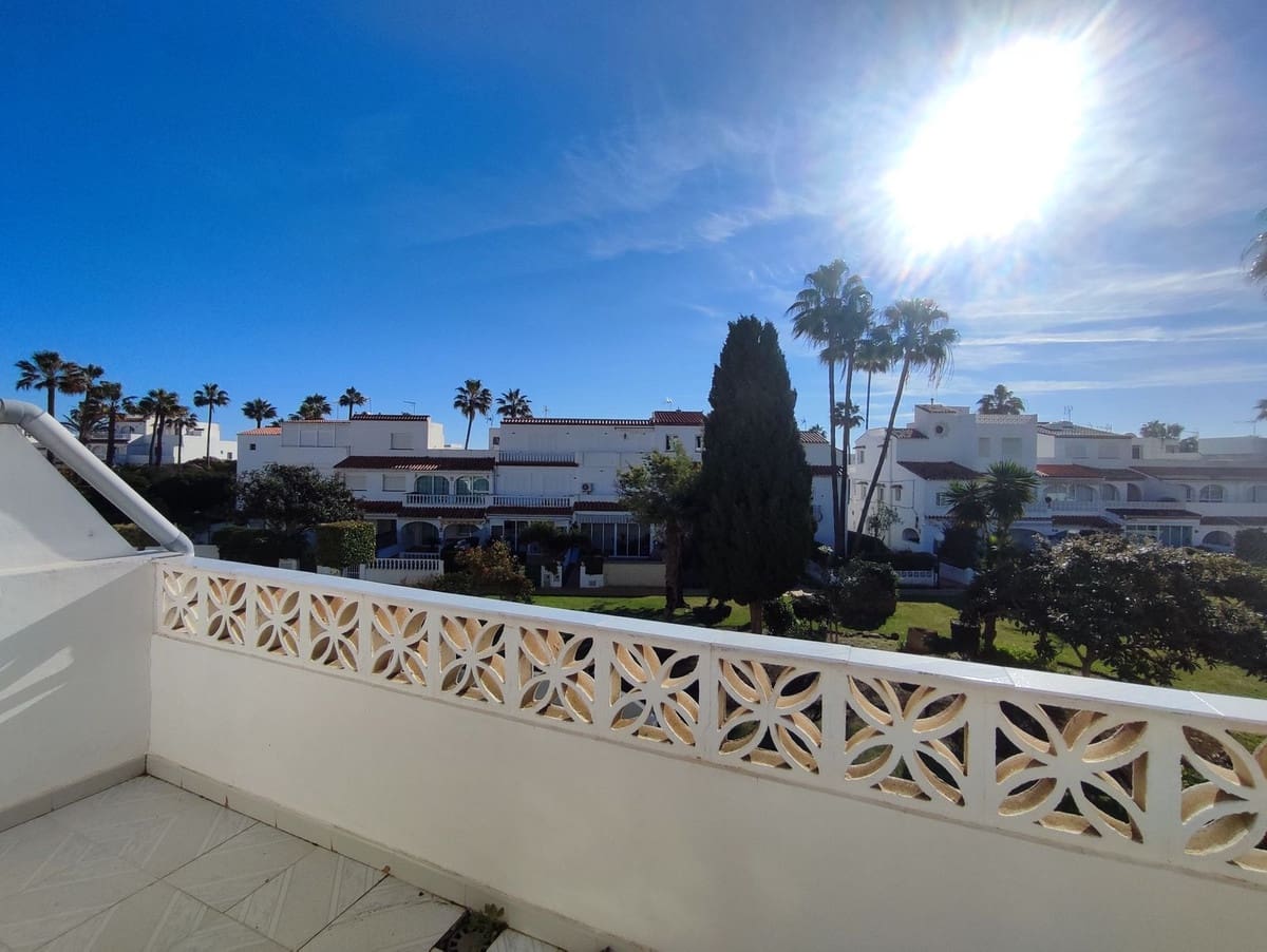 3 soveværelse Byhus til salg i Manilva med swimmingpool garage - € 339.000 (Ref: 8734694)