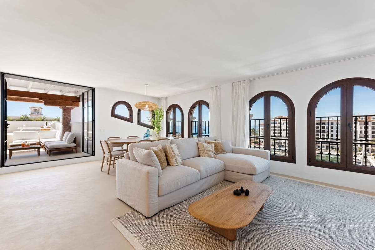 4 chambre Appartement à vendre à La Duquesa / Puerto de la Duquesa avec piscine garage - 1 290 000 € (Ref: 9023743)