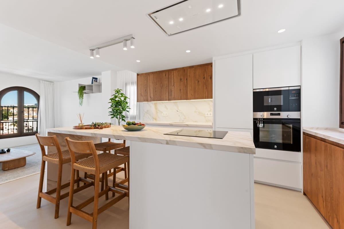 4 chambre Appartement à vendre à La Duquesa / Puerto de la Duquesa avec piscine garage - 1 290 000 € (Ref: 9023743)