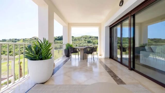 3 soveværelse Byhus til salg i Estepona med swimmingpool garage - € 470.250 (Ref: 9046459)