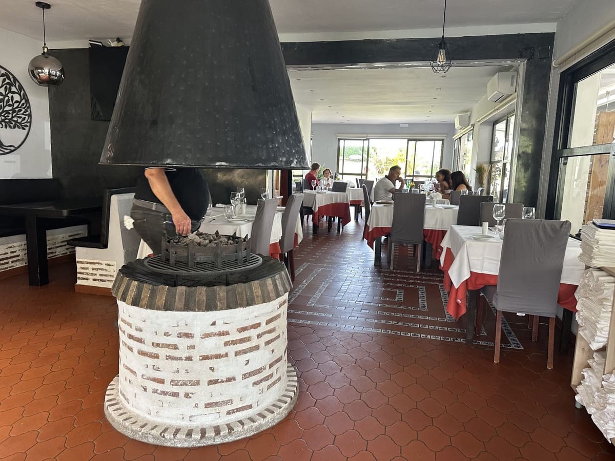 Restaurant/Bar til salg i Sotogrande - € 990.000 (Ref: 9061443)