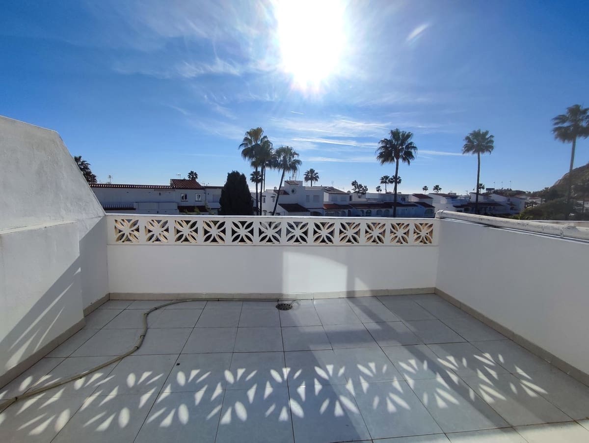 3 sypialnia Dom na sprzedaż w Manilva z basenem garażem - 299 000 € (Ref: 9107878)