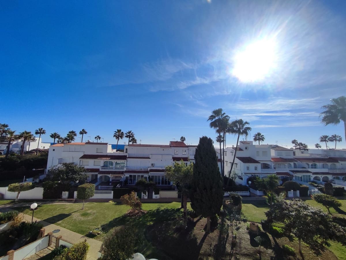 3 sypialnia Dom na sprzedaż w Manilva z basenem garażem - 299 000 € (Ref: 9107878)