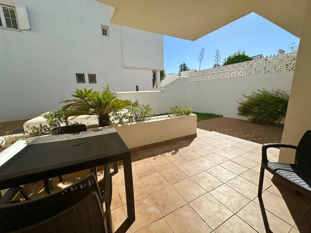 2 sypialnia Apartament na sprzedaż w La Duquesa / Puerto de la Duquesa z basenem - 199 000 € (Ref: 9132011)