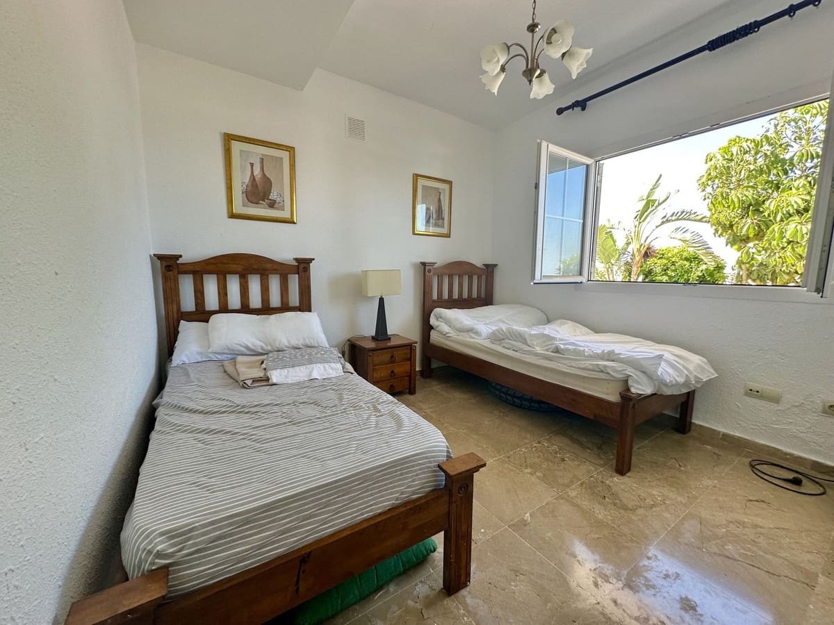 2 sypialnia Apartament na sprzedaż w La Duquesa / Puerto de la Duquesa z basenem - 199 000 € (Ref: 9132011)