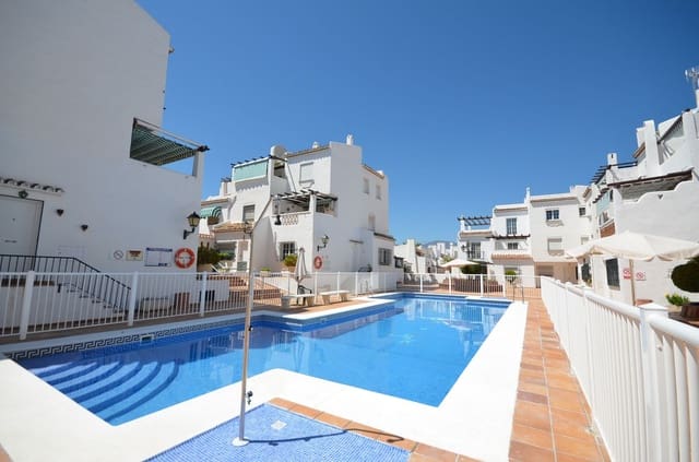 2 soveværelse Penthouse til salg i La Duquesa / Puerto de la Duquesa, Manilva med swimmingpool - € 299.000 (Ref: 9135640)