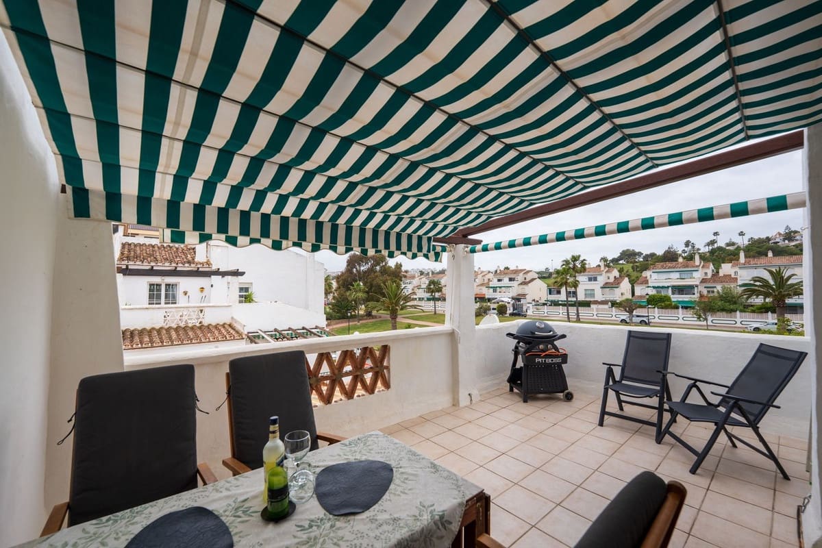 2 soverom Penthouse til salgs i La Duquesa / Puerto de la Duquesa med svømmebasseng - € 299 000 (Ref: 9135640)