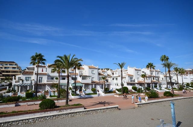 2 soveværelse Penthouse til salg i La Duquesa / Puerto de la Duquesa, Manilva med swimmingpool - € 299.000 (Ref: 9135640)