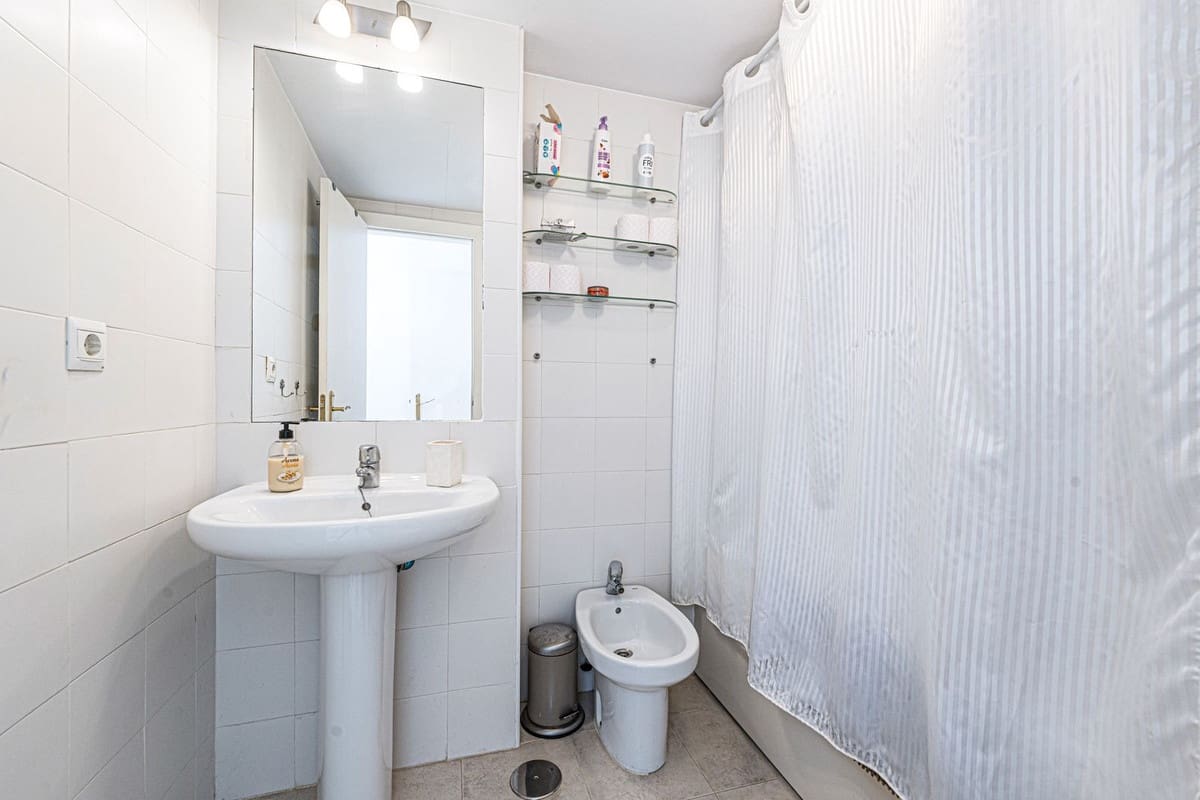 3 sypialnia Penthouse na sprzedaż w La Duquesa / Puerto de la Duquesa z basenem garażem - 269 000 € (Ref: 9207435)